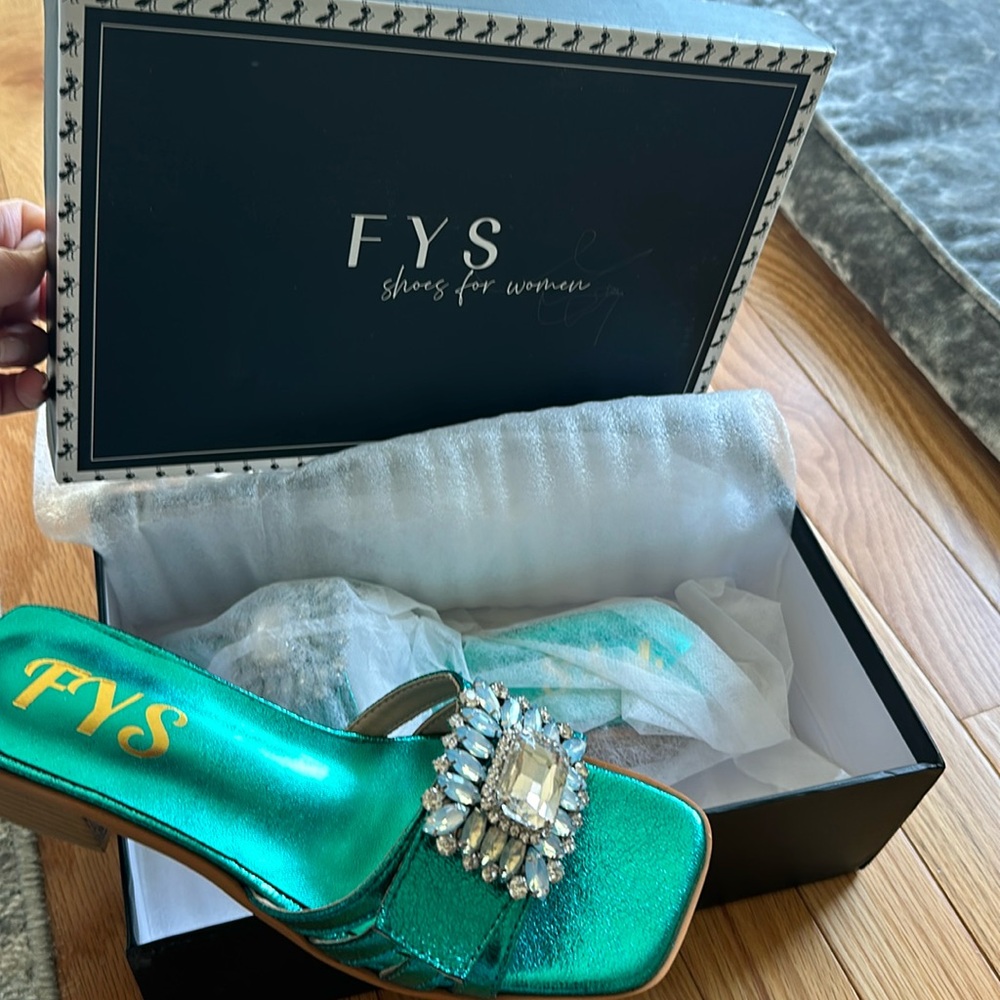 NIB leather metallic blue slides size 6